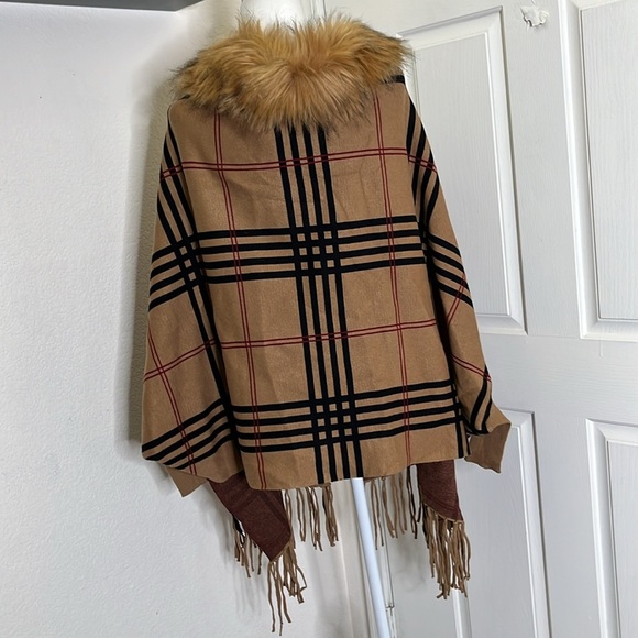 Boston Proper Poncho Plaid Faux Fur Collar Fringe Ribbed Sleeves Women XS/S - Picture 6 of 12